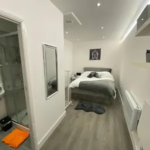  Apartment Beautiful 1-bed In London