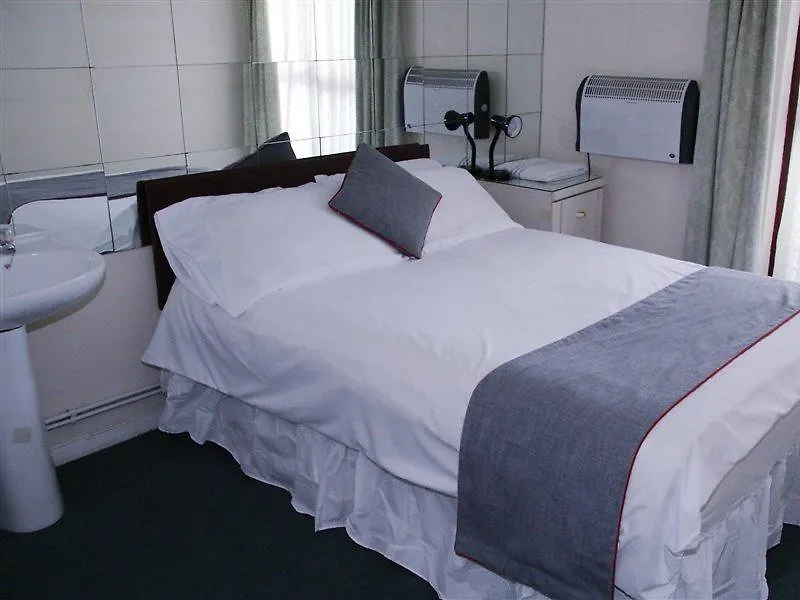 Oyo Honeycroft Lodge أوكسبريدج 2*,