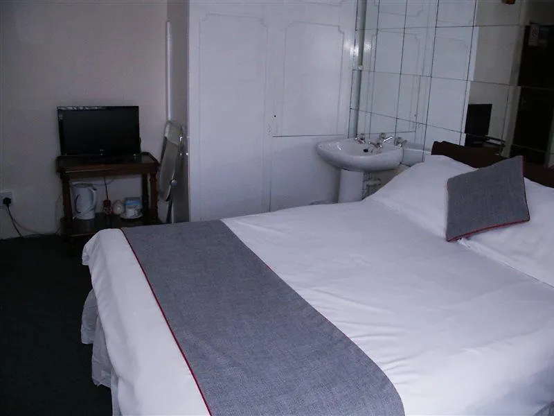 Oyo Honeycroft Lodge أوكسبريدج فندق