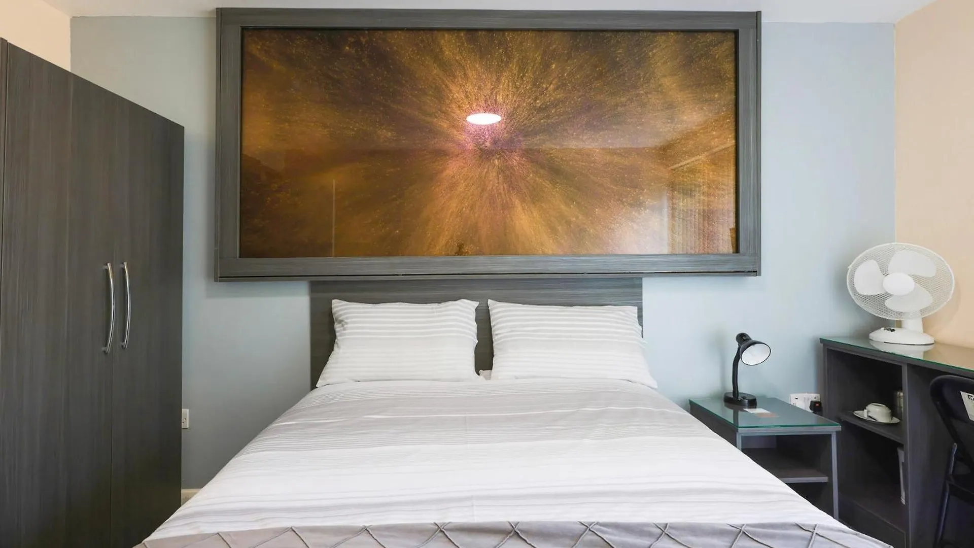Oyo Honeycroft Lodge أوكسبريدج فندق