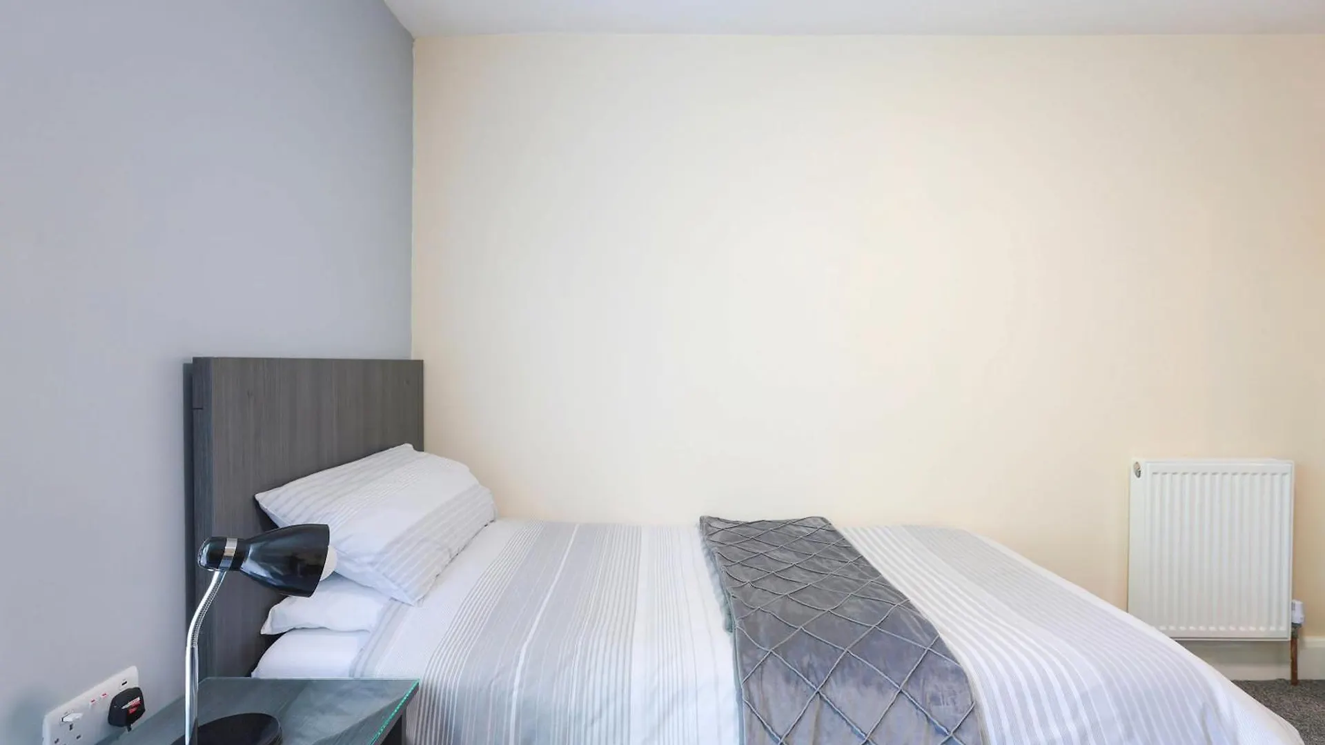 Oyo Honeycroft Lodge أوكسبريدج فندق